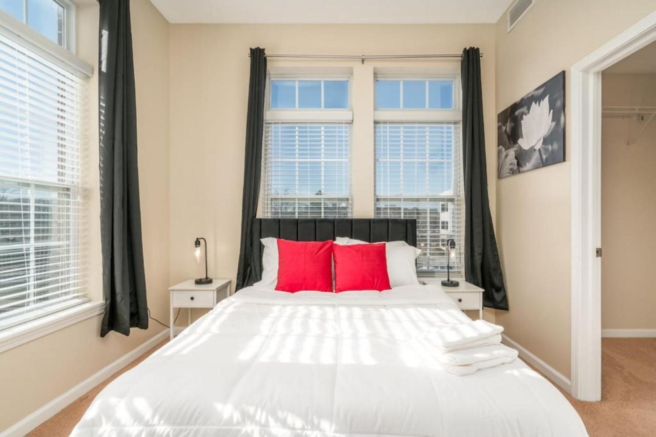 Private Bed Downtown Indy - Shared Apartment อินเดียนาโพลิส ภายนอก รูปภาพ