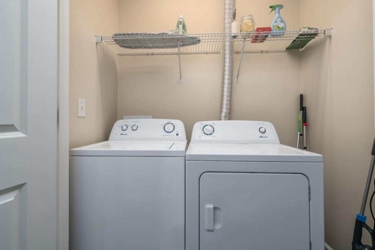 Private Bed Downtown Indy - Shared Apartment อินเดียนาโพลิส ภายนอก รูปภาพ