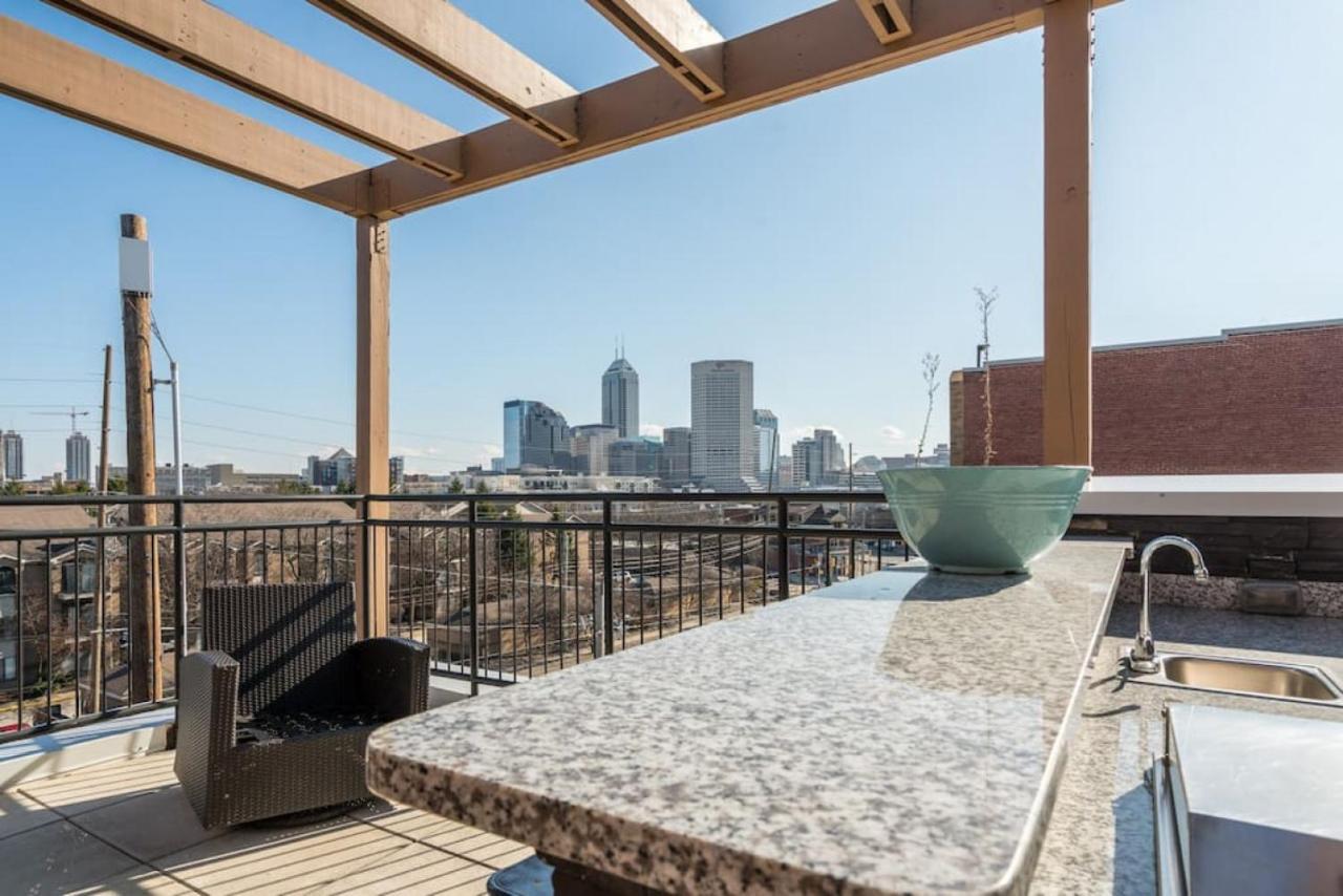 Private Bed Downtown Indy - Shared Apartment อินเดียนาโพลิส ภายนอก รูปภาพ